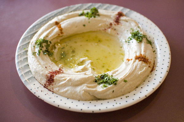 12 SURPRISING BENEFITS OF HUMMUS